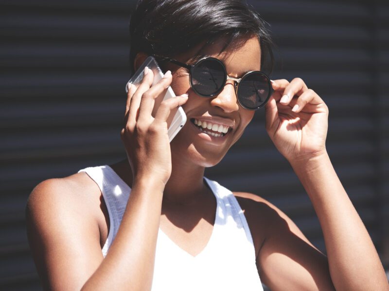 lense-luxe-young-woman-with-short-hair-talking-phone